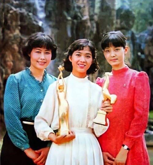 一组80年代女星龚雪青春照曝光,在《多彩的晨光》与张铁林演恋人